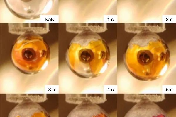 Nature:纯水也能导电!金色金属水溶液的光谱证据