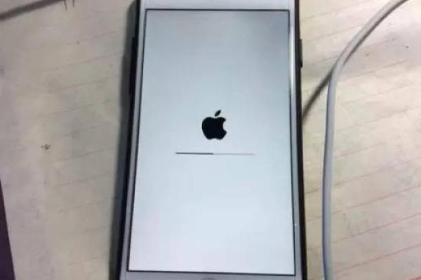 白苹果了怎么恢复正常-iPhone6s更新系统失败变白苹果怎么办?-成都青羊区苹果售后