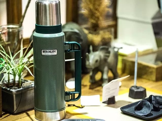 鸭嘴杯没吸管怎么喝水_儿童保温水壶带吸管_吸管保温杯