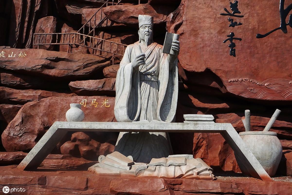 尚思为国戍轮台_轮台东门送君去 轮台_戍轮台配图