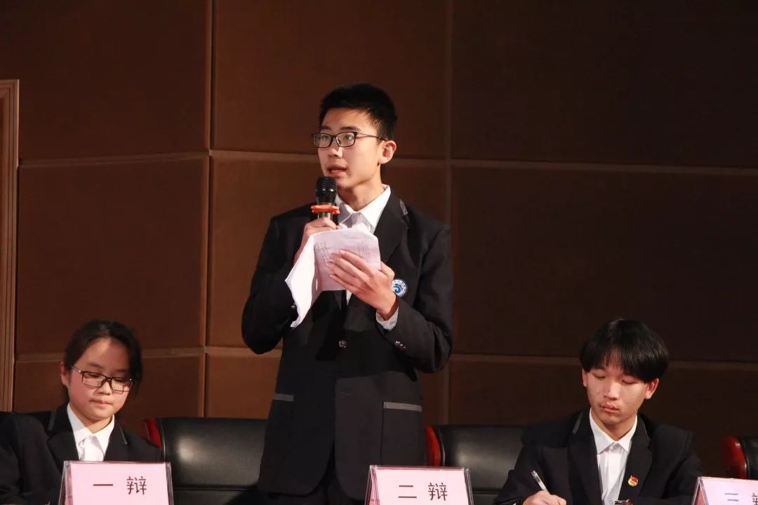 光唇唇鱼养殖_唇枪舌战_嘟嘟唇丰唇照片对比照
